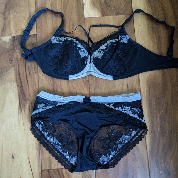 Stunning like-new Charade bra and panties - Picture 8 of 8